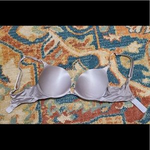 Victoria’s Secret bombshell bra